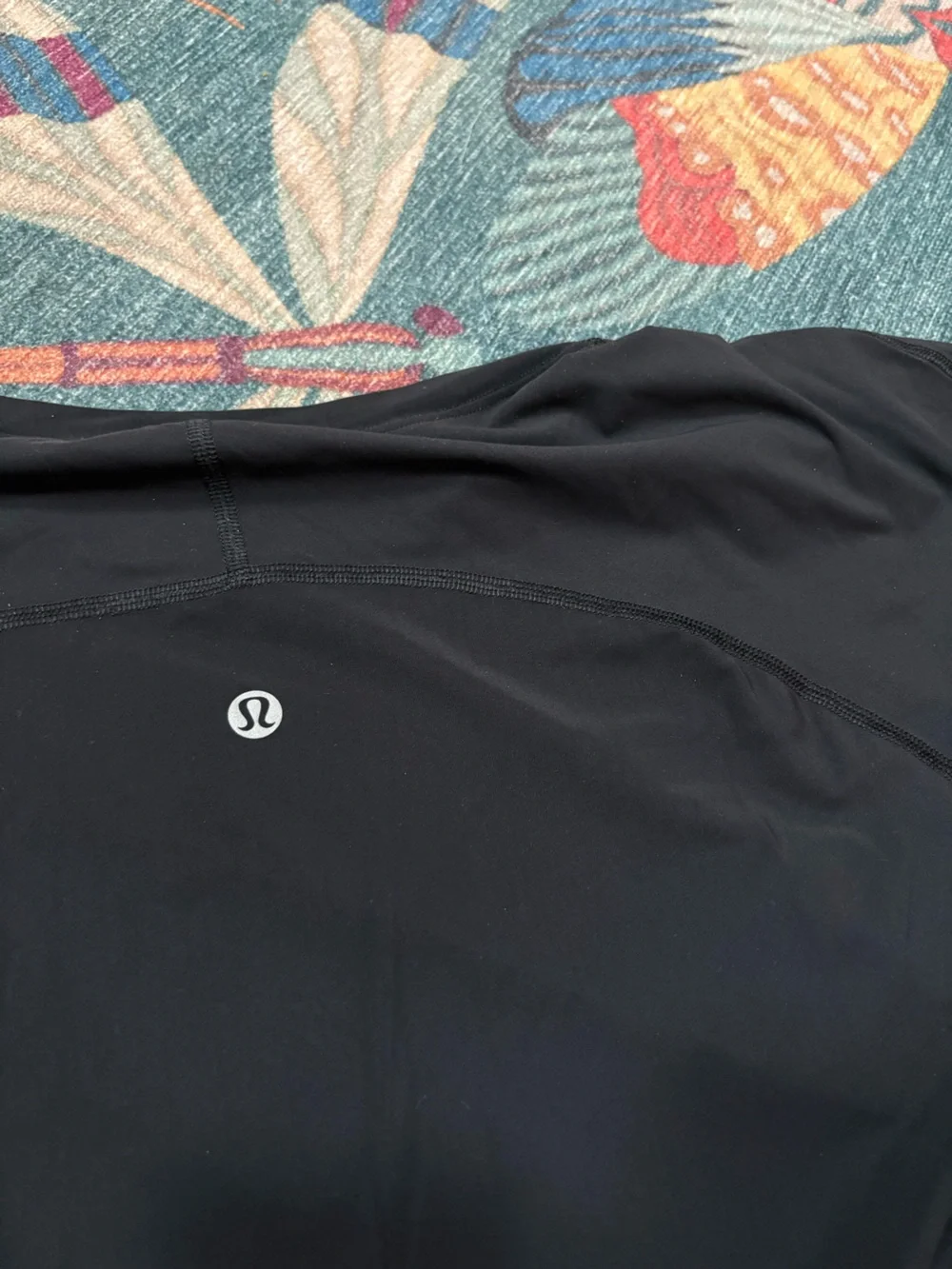 lululemon UVP Run Black Women's Short Sleeve Athletic Top 8